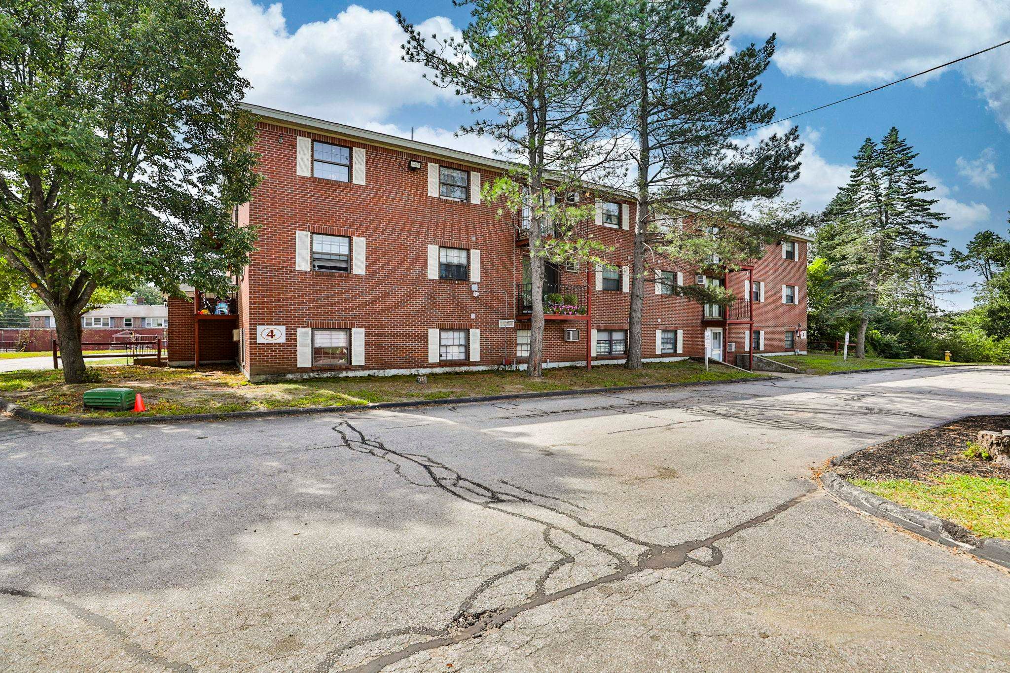 12 East Side Drive 19