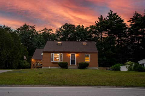 Photo of 37 Glenwood Avenue, Dover, NH 03820 (MLS # 5105180)