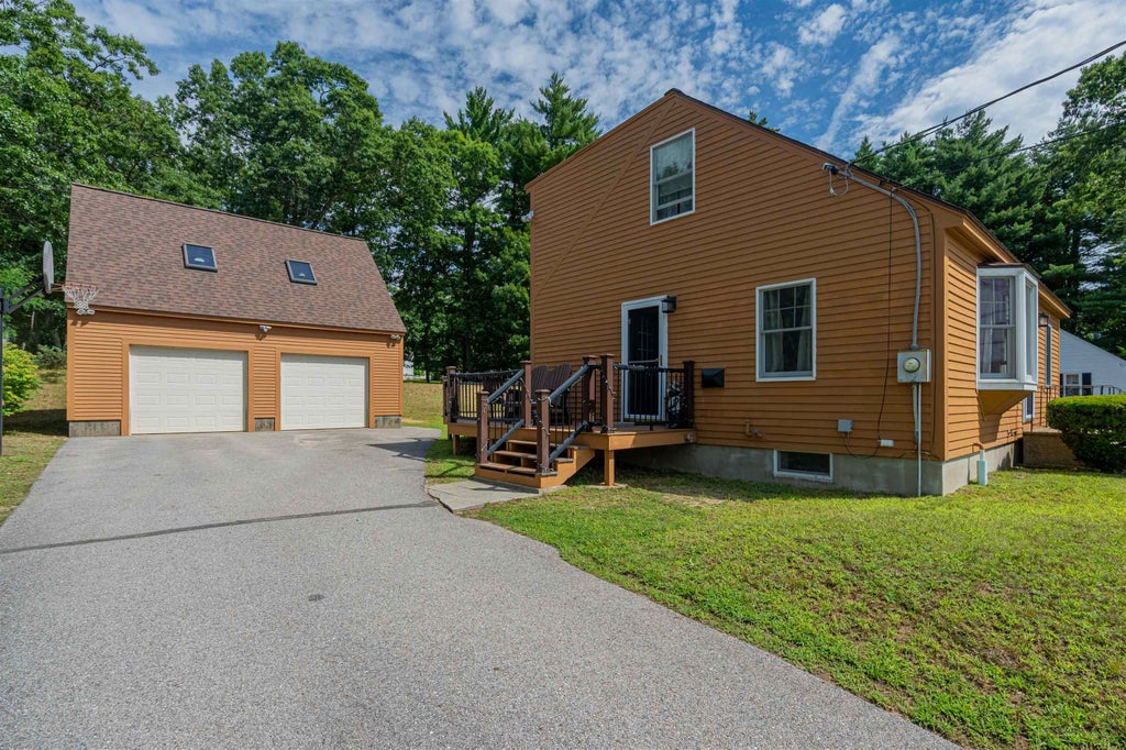 Photo of 37 Glenwood Avenue, Dover, NH 03820 (MLS # 5105180)