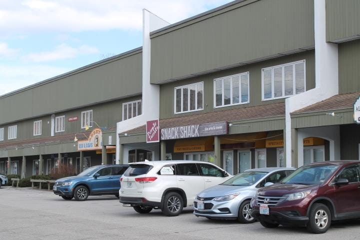 Photo of 78 Main Street #4 &amp; 4A, Lincoln, NH 03251 (MLS # 5105068)