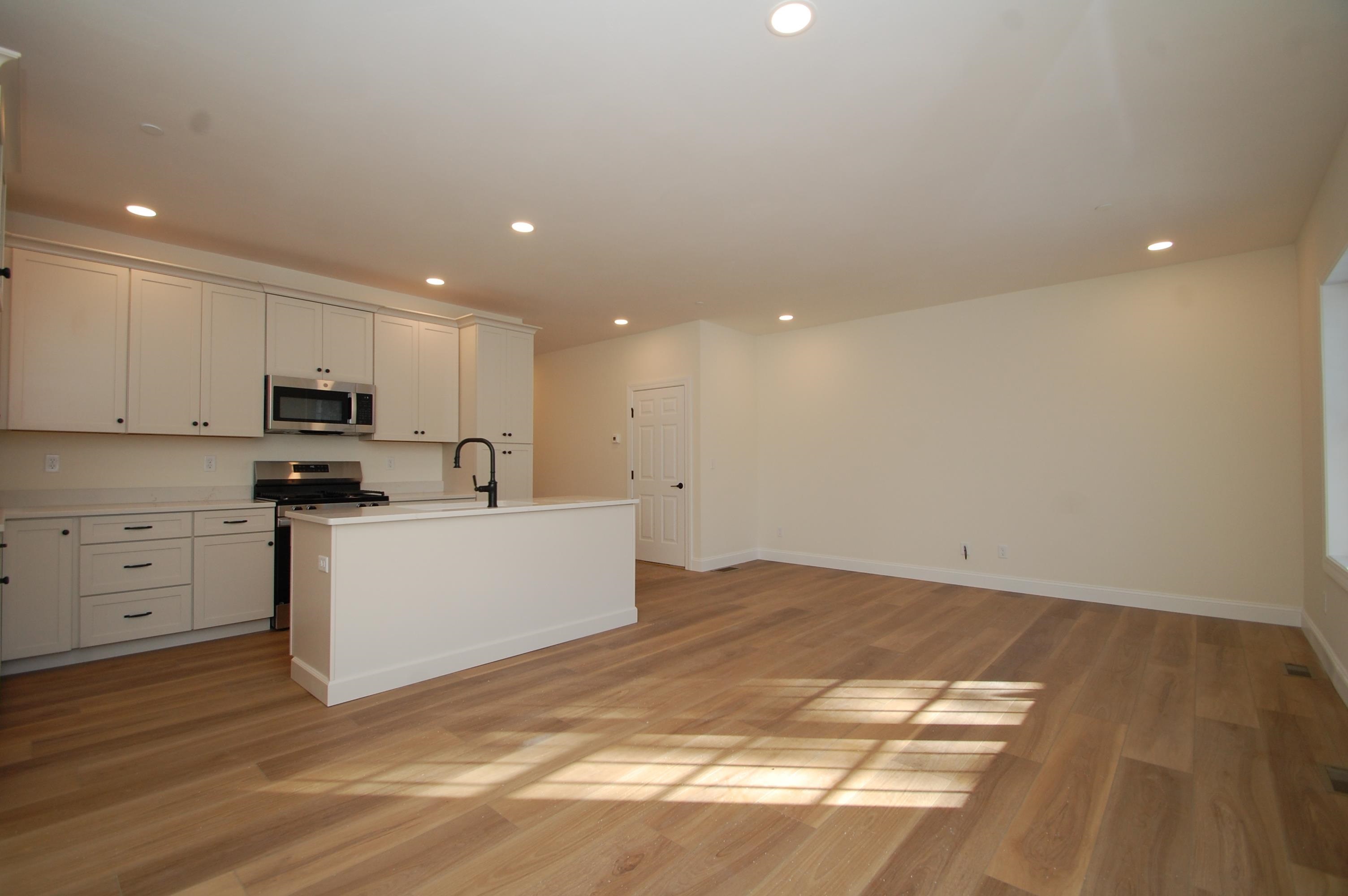 3B Dearborn Circle