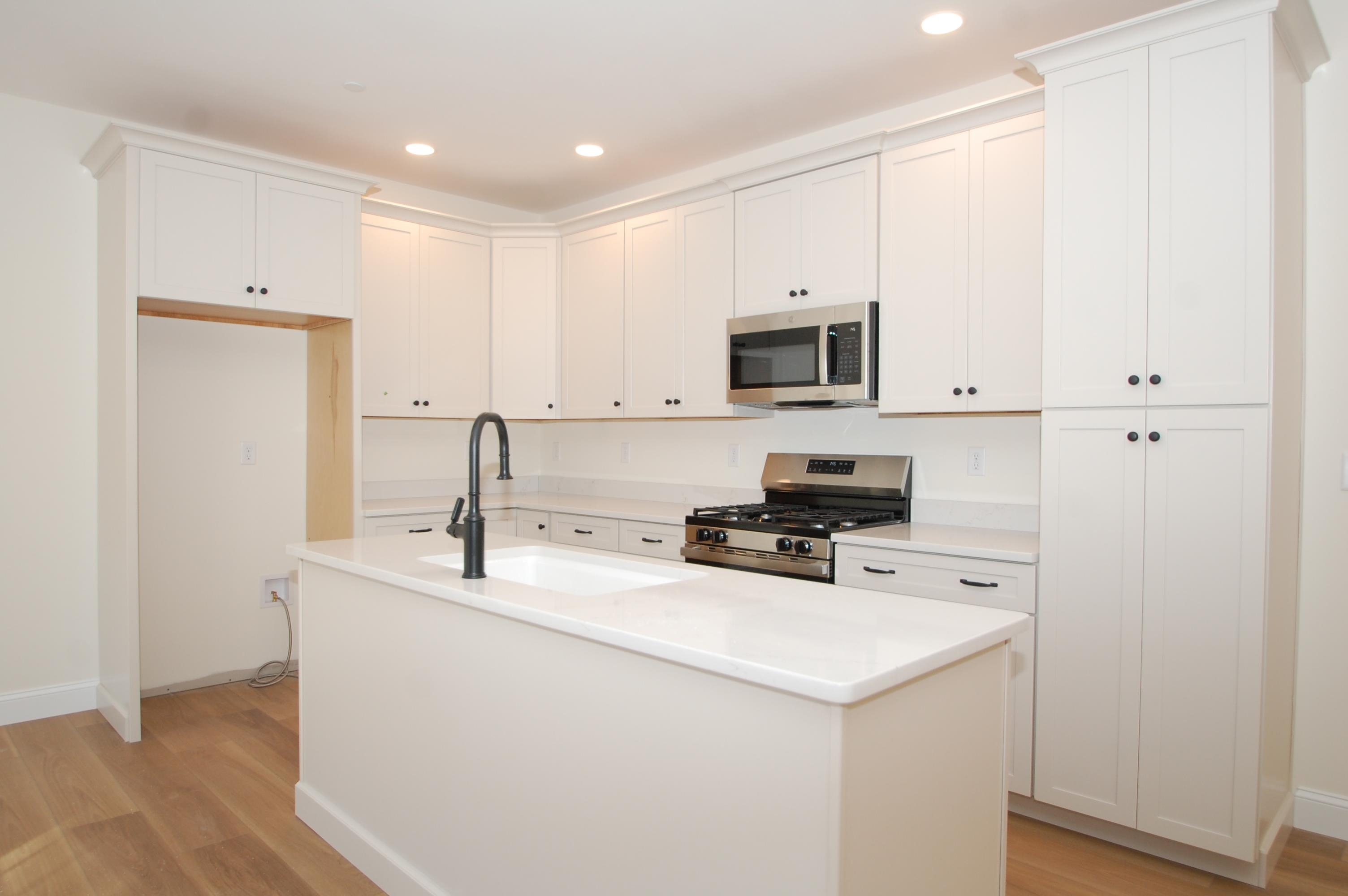 3B Dearborn Circle