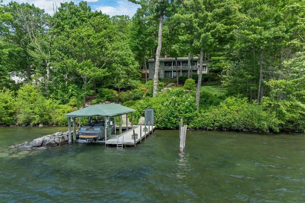 Photo of 188 Edgewater Drive, Gilford, NH 03249 (MLS # 5108751)