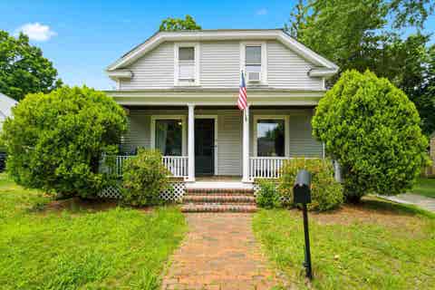Photo of 141 Donald Street, Manchester, NH 03102 (MLS # 5099749)