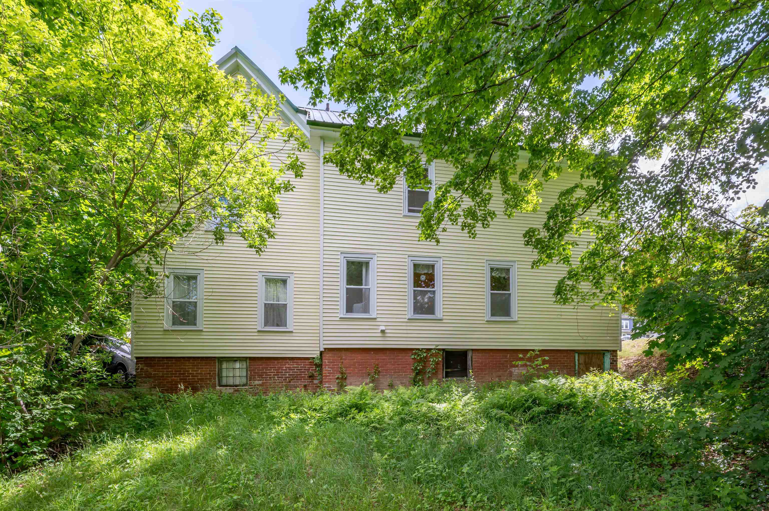337 Roxbury Street
