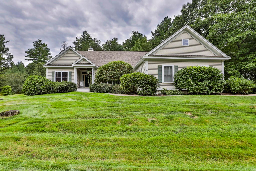 Photo of 14 Hancock Drive, Bedford, NH 03110 (MLS # 5110335)