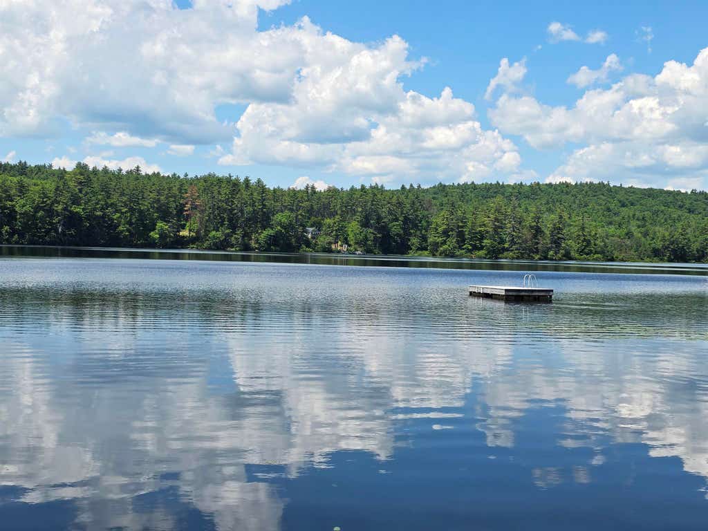 Photo of 525 N Shore Drive, Hopkinton, NH 03229 (MLS # 5089953)