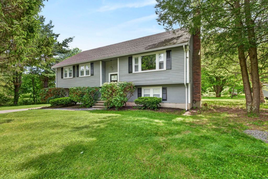 Photo of 30 Amberwood Drive, Atkinson, NH 03811 (MLS # 5092240)