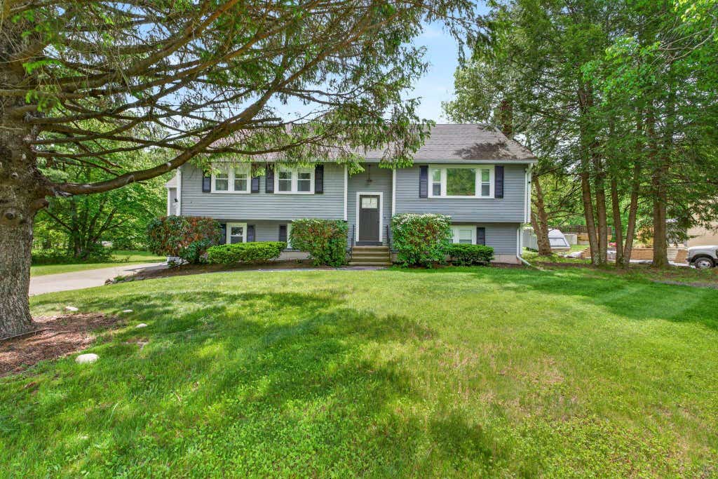 Photo of 30 Amberwood Drive, Atkinson, NH 03811 (MLS # 5092240)