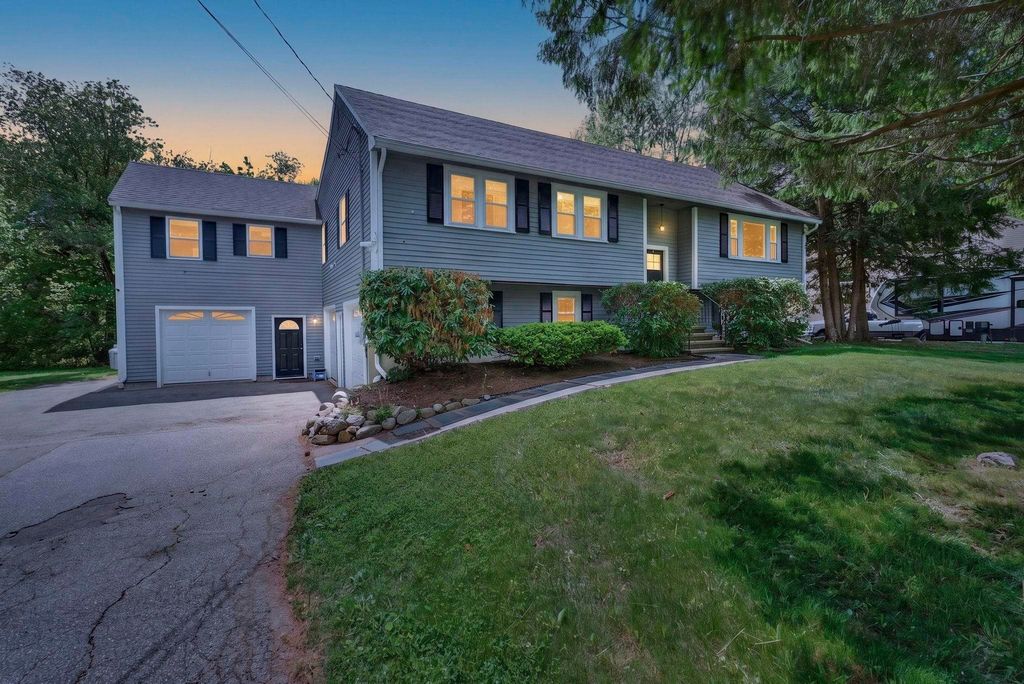 Photo of 30 Amberwood Drive, Atkinson, NH 03811 (MLS # 5092240)