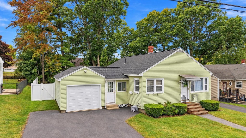 Photo of 99 Parkview Street, Manchester, NH 03103 (MLS # 5112266)