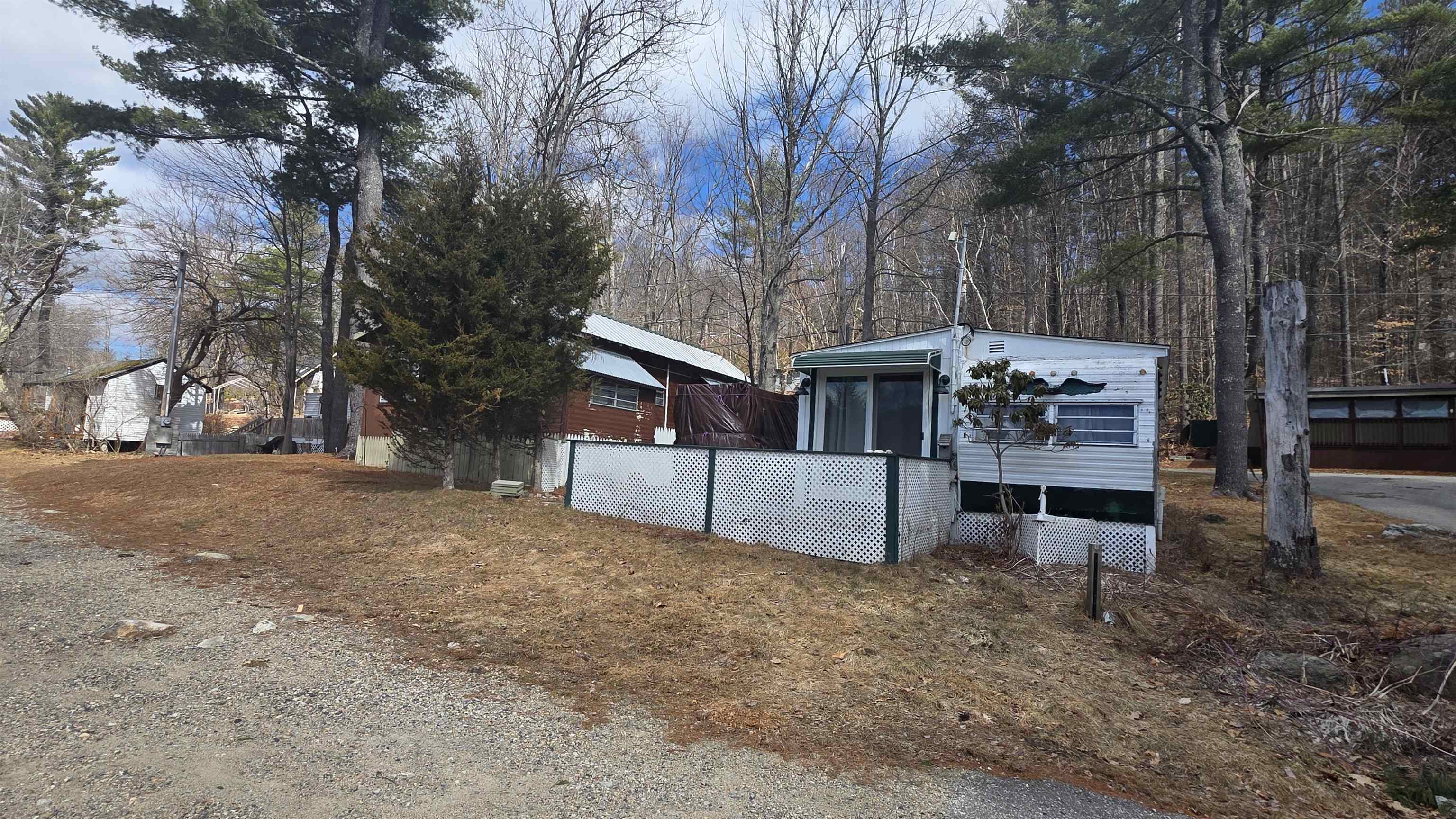 6 Viewland Court 26