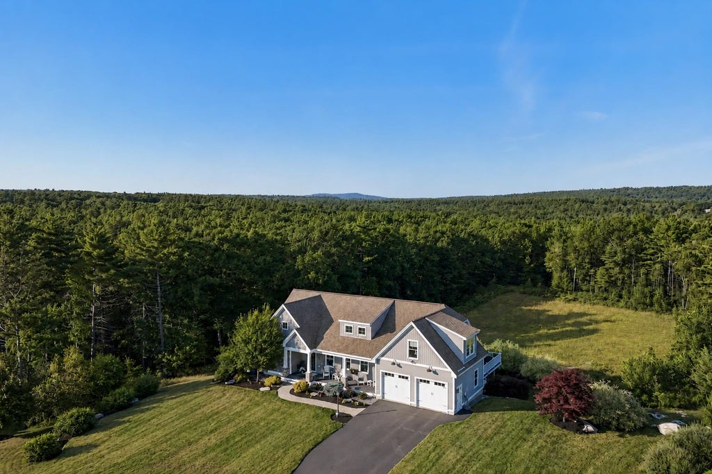 Photo of 18 Sunrise Circle, Auburn, NH 03032 (MLS # 5106940)