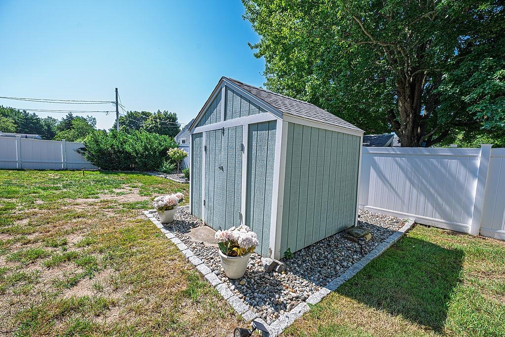 1 Eastmor Lane