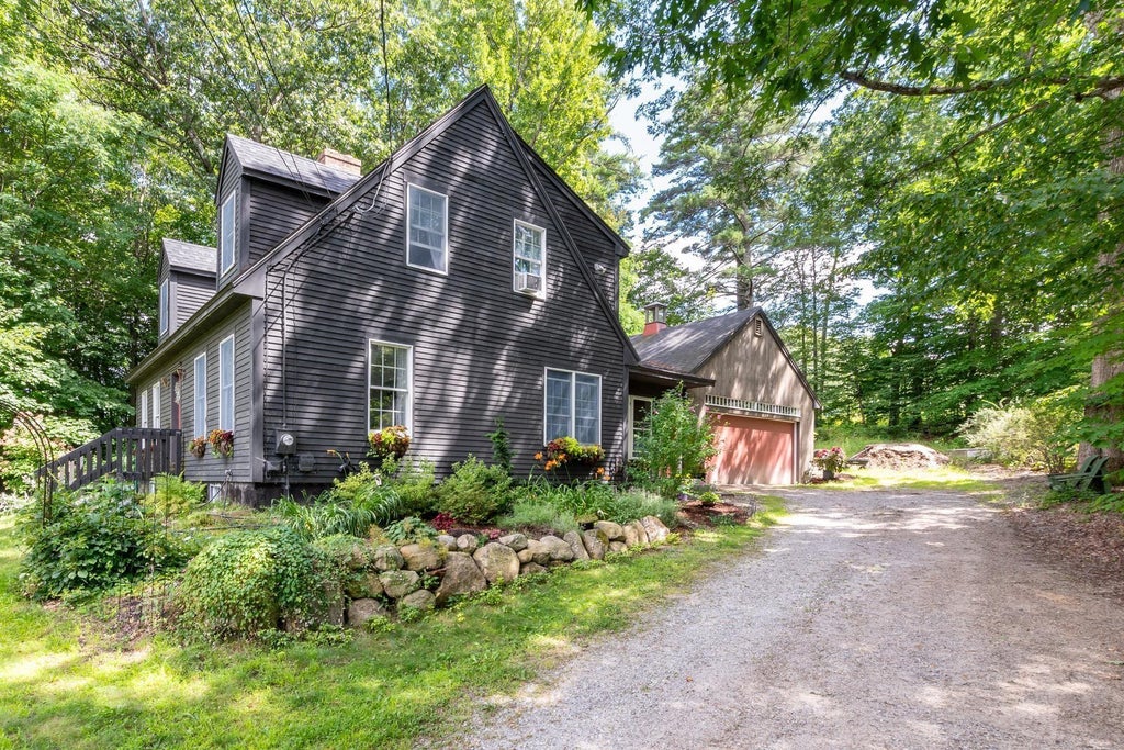Photo of 4 Hillrise Lane, Meredith, NH 03253 (MLS # 5104468)