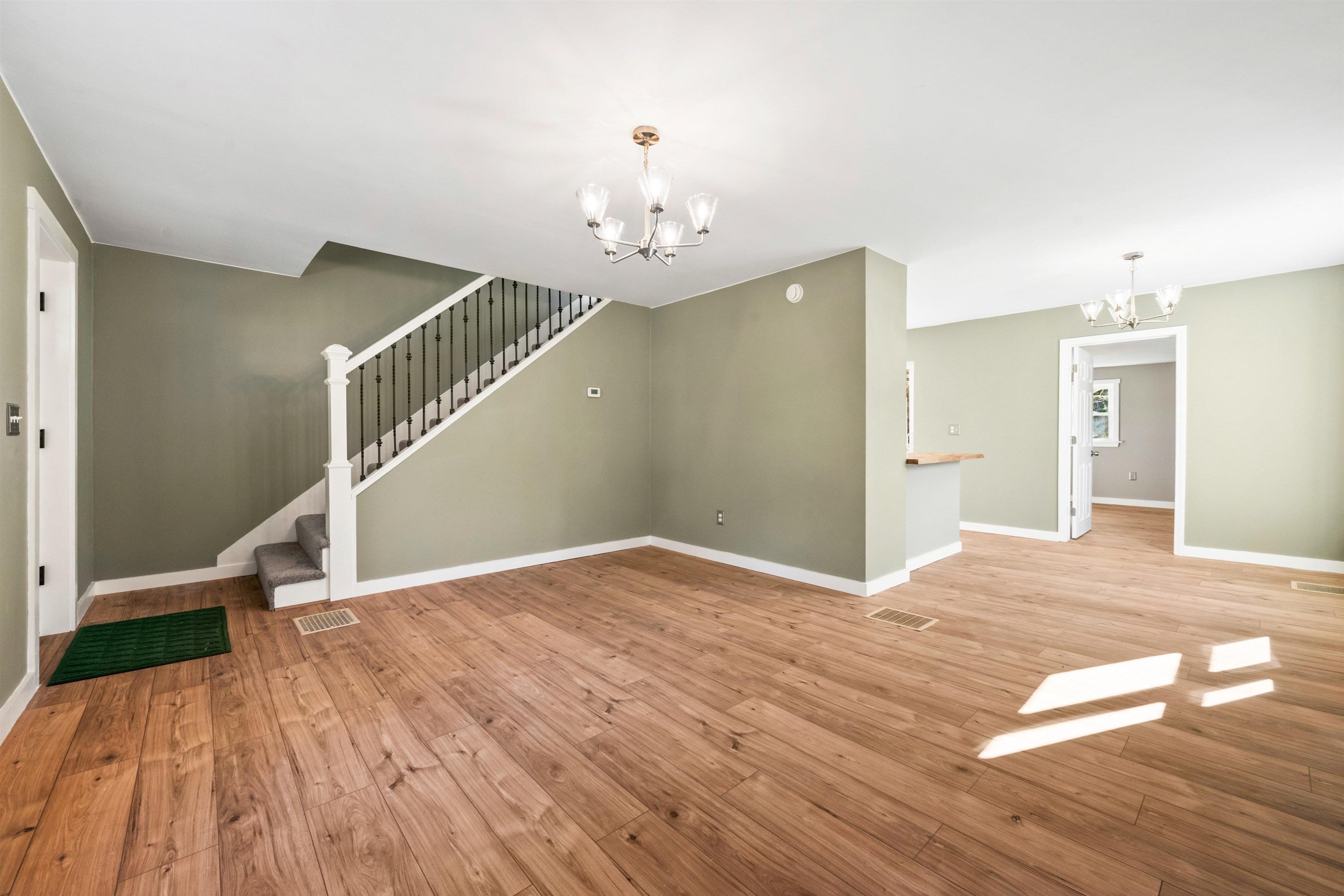 791 West Side Road