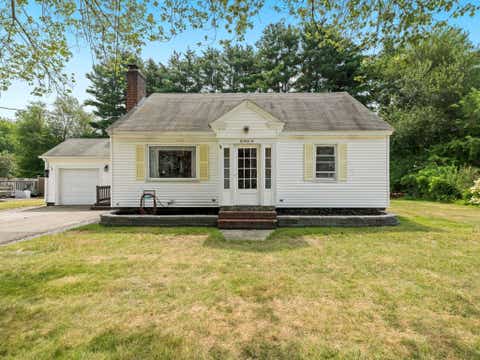 Photo of 10 Pond Street, Salem, NH 03079 (MLS # 5105934)