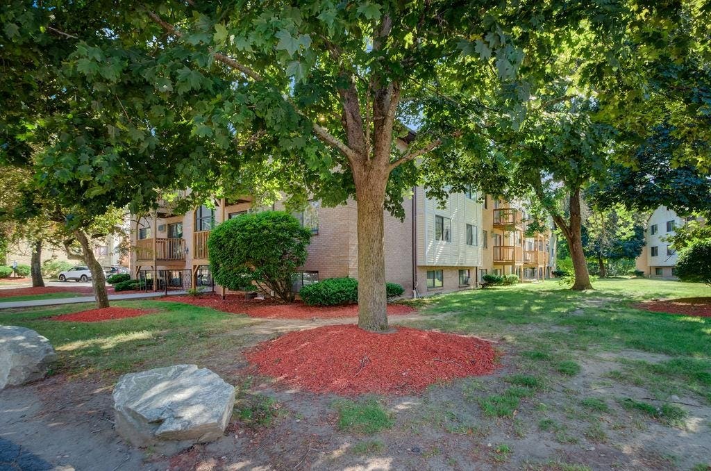 Photo of 5 Lancelot Court #2, Salem, NH 03079 (MLS # 5096290)