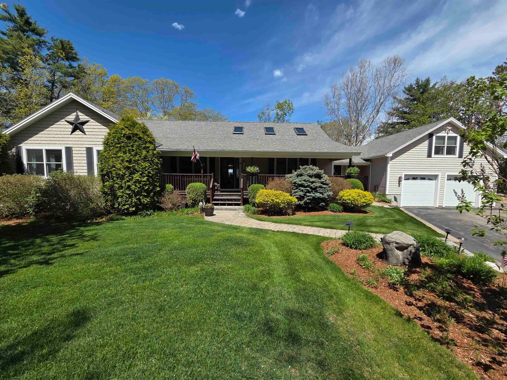 Photo of 1756 Mount Major Highway, Alton, NH 03810 (MLS # 5085255)
