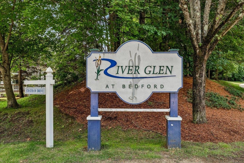 Photo of 11 Edward Circle, Bedford, NH 03110 (MLS # 5099220)