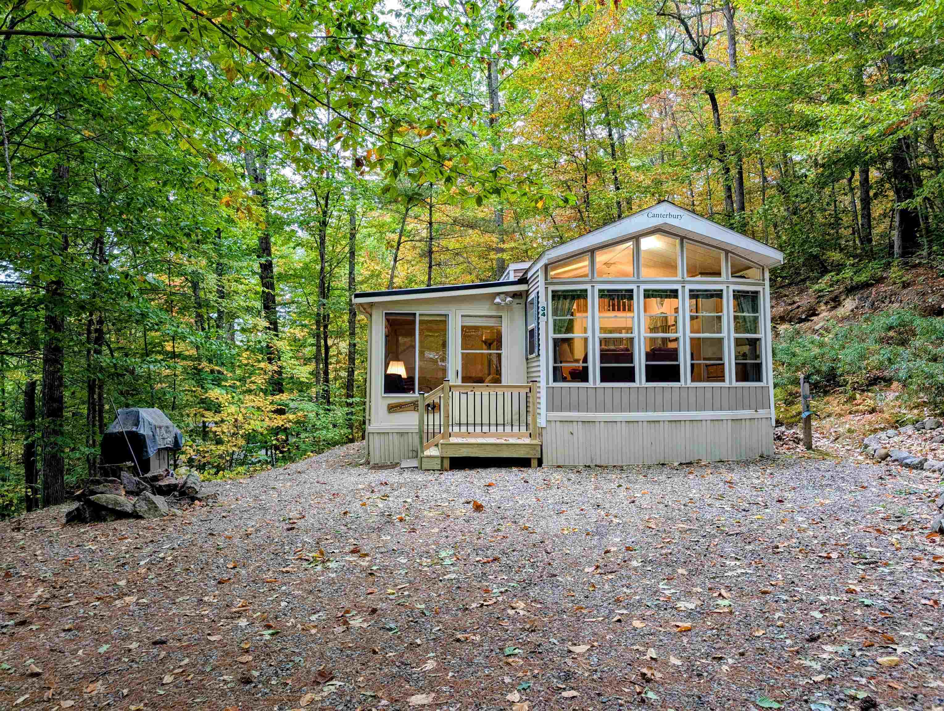 34 Upper Meadows Road (aka Unit 85}