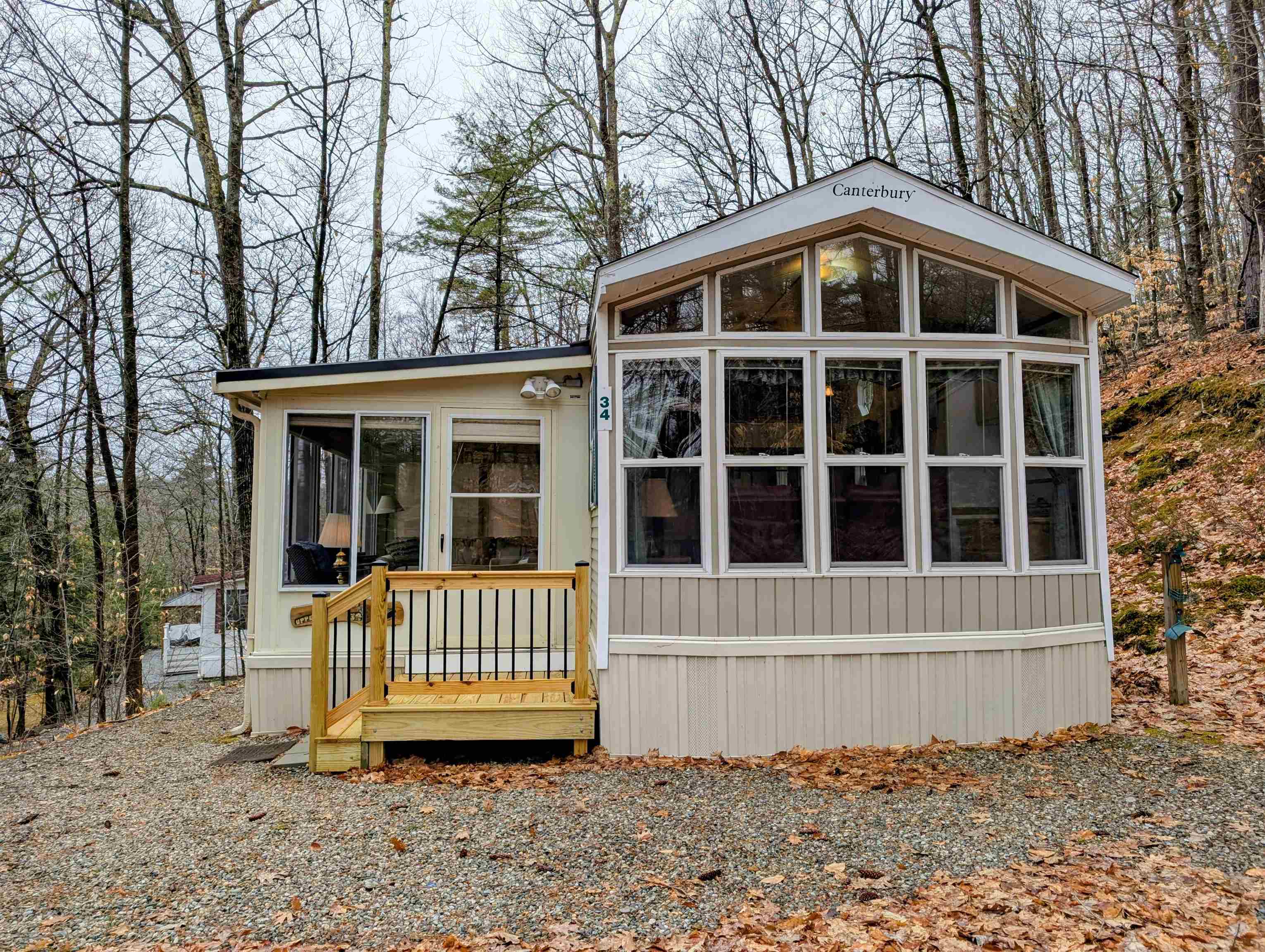 34 Upper Meadows Road (aka Unit 85}