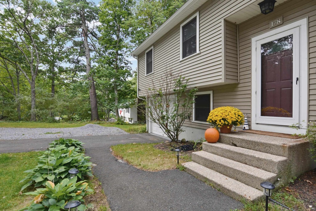 Photo of 178 Island Pond Road, Derry, NH 03038 (MLS # 5110462)