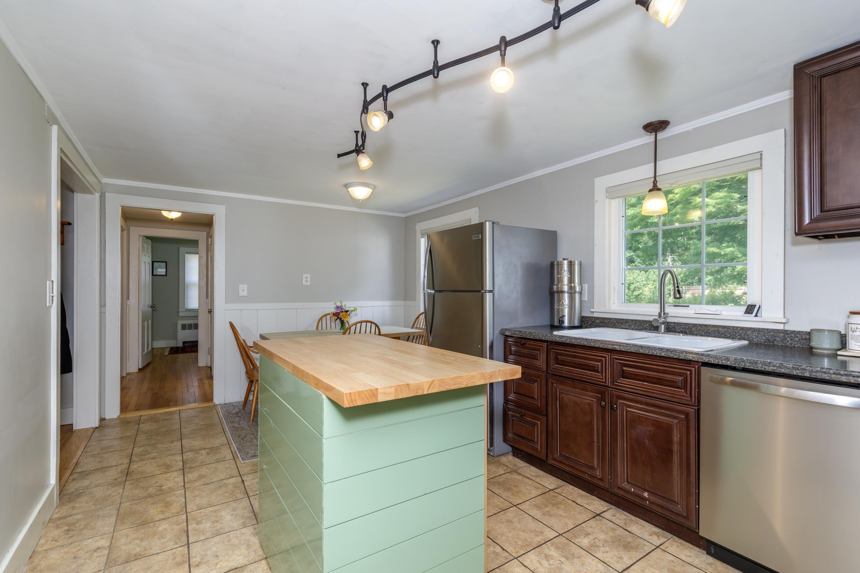 60 Mountain Road