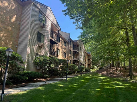 Photo of 19 Country Club Drive #32, Manchester, NH 03102 (MLS # 5094557)