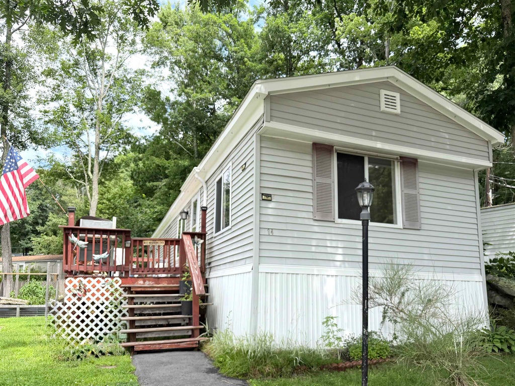 Photo of 14 Monroe Avenue, Allenstown, NH 03275 (MLS # 5102647)
