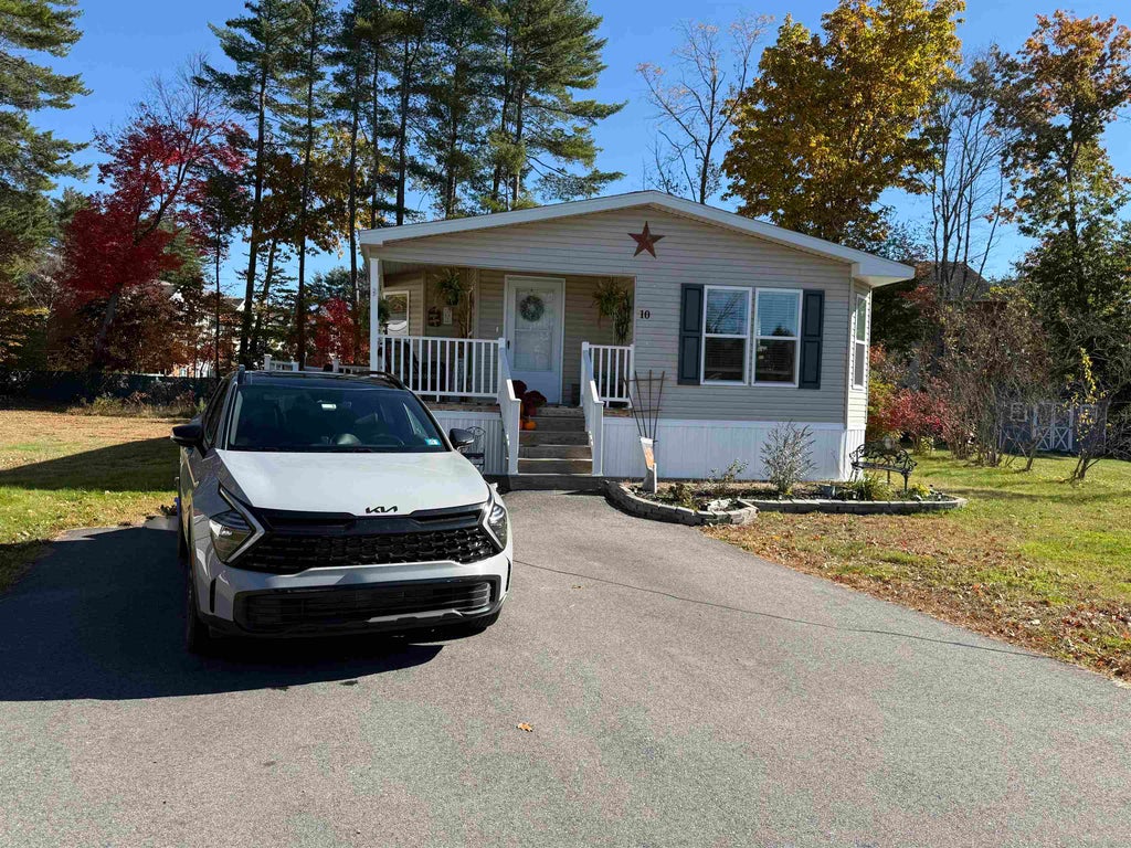 Photo of 10 N Emperor Drive, Concord, NH 03303 (MLS # 5114792)