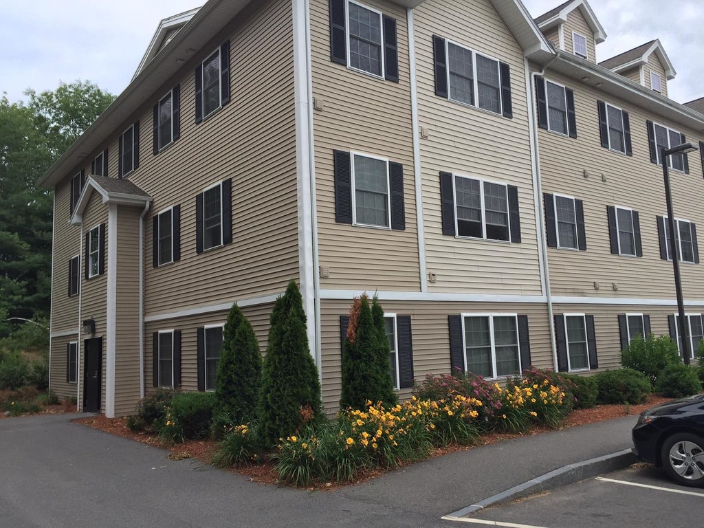 Photo of 20 Sentinel Court #209, Manchester, NH 03104 (MLS # 5114486)
