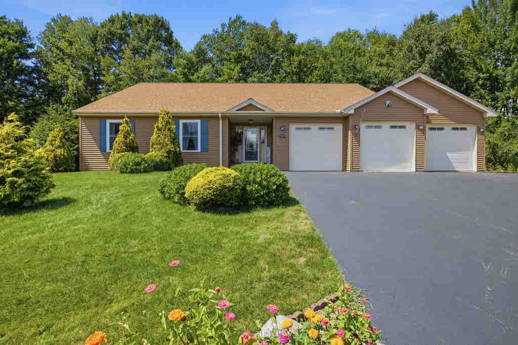 Photo of 77 Linny Lane, Laconia, NH 03246 (MLS # 5106316)