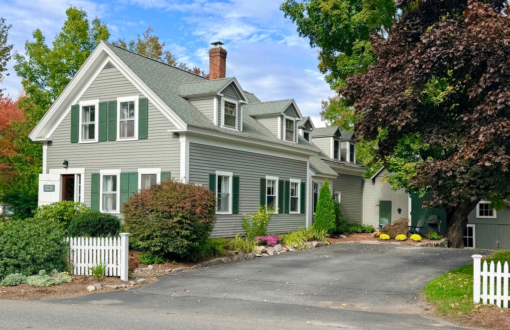 Photo of 84 Boston Post Road, Amherst, NH 03031 (MLS # 5112691)