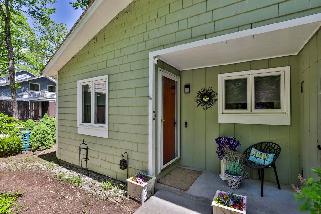 Photo of 17 Piscataqua Road, Concord, NH 03301 (MLS # 5091560)
