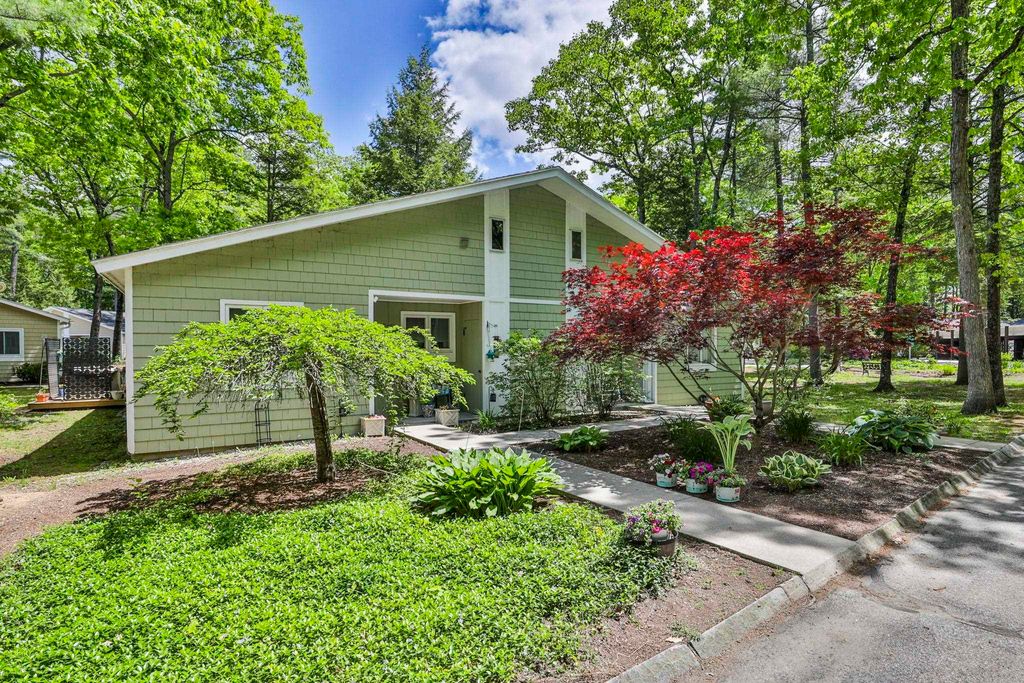 Photo of 17 Piscataqua Road, Concord, NH 03301 (MLS # 5091560)