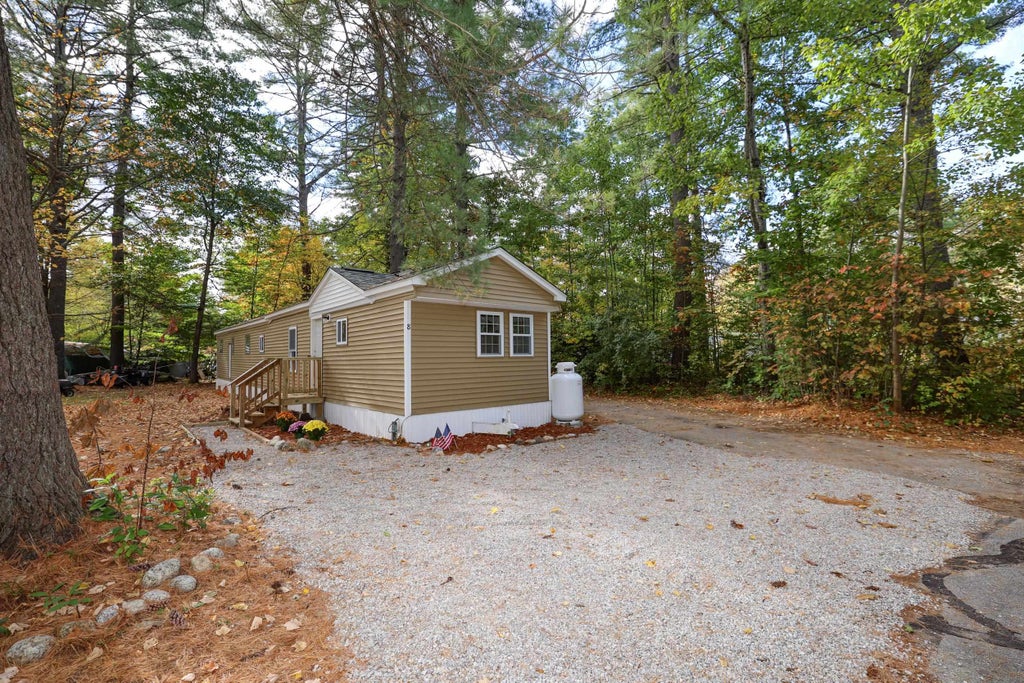 Photo of 8 Hubbard Road, Deering, NH 03244 (MLS # 5113970)