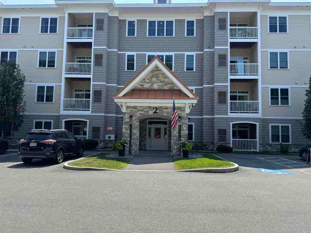 Photo of 2 Henry David Drive #116, Nashua, NH 03062 (MLS # 5102320)