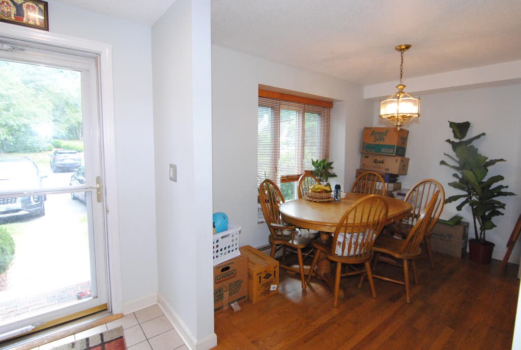 Photo of 7 Meadowview Circle, Nashua, NH 03062 (MLS # 5101685)