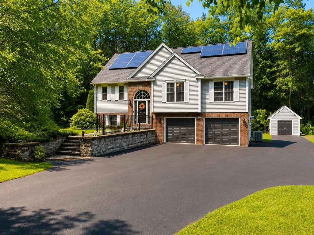 Photo of 47 Pray Street, Rochester, NH 03868 (MLS # 5105607)