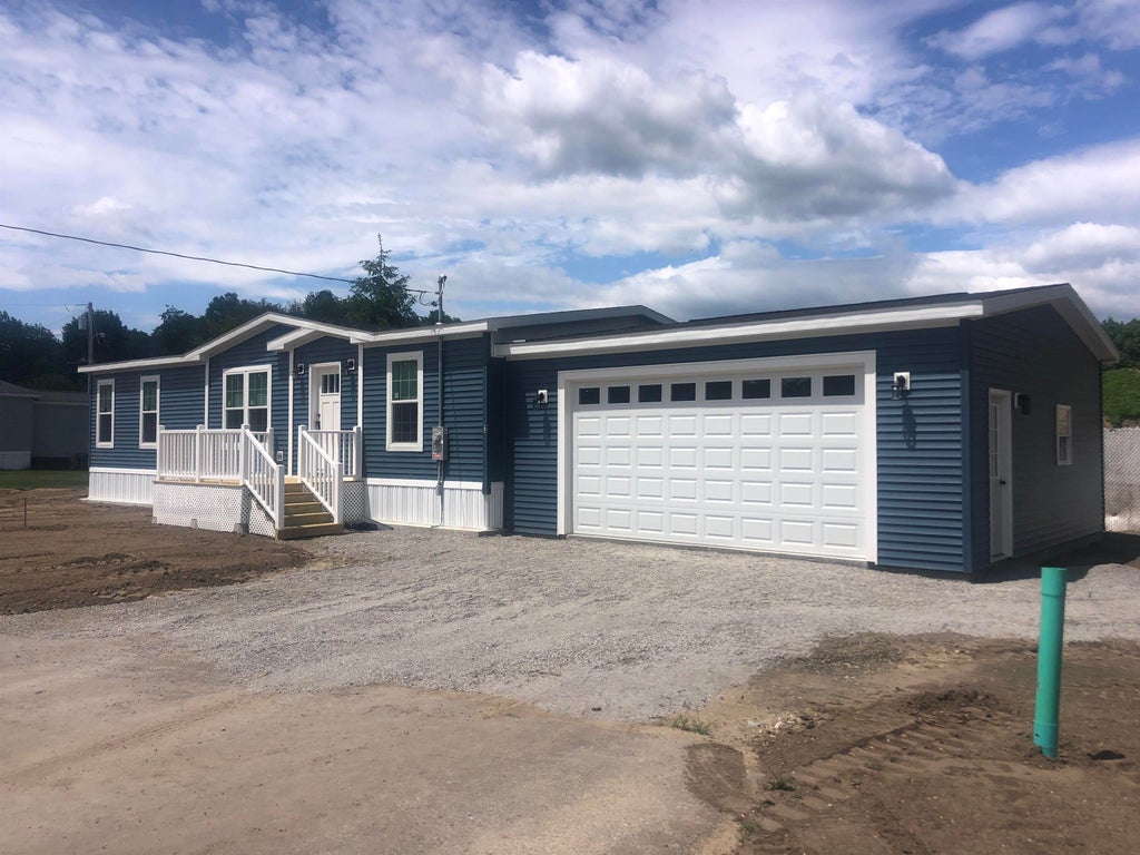 Photo of 3 Edmund Meadow Lane, Hampstead, NH 03841 (MLS # 5096749)