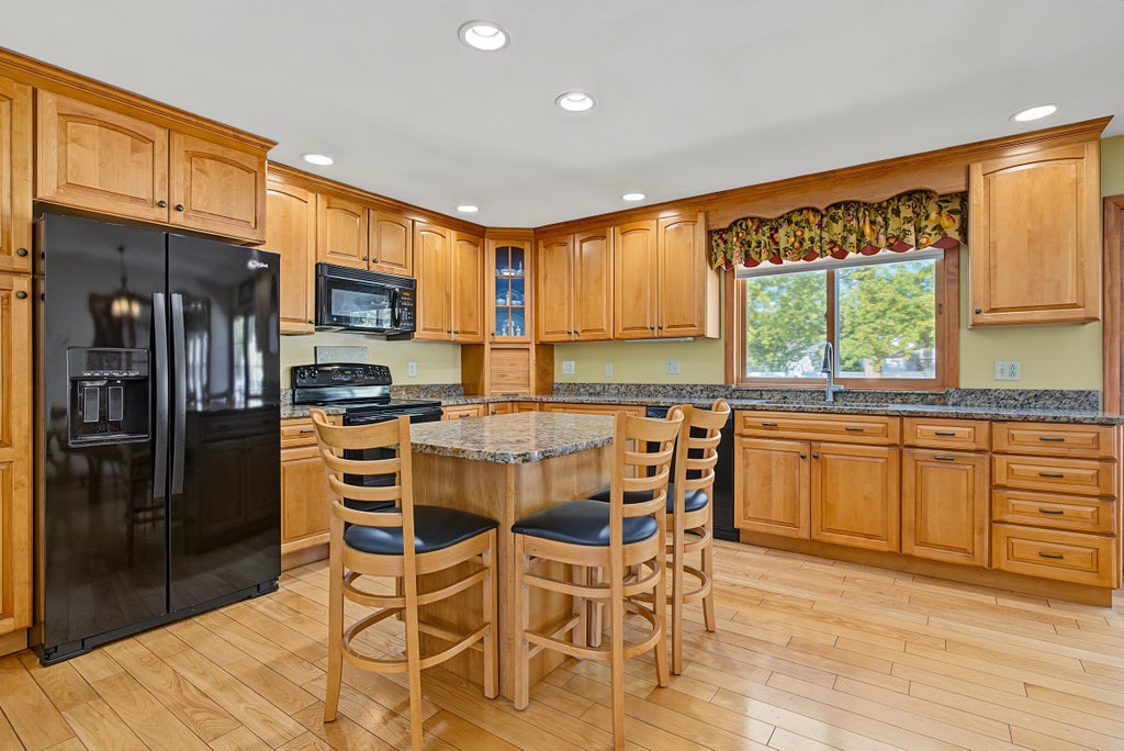 Photo of 131 Maple Street, Somersworth, NH 03878 (MLS # 5111394)
