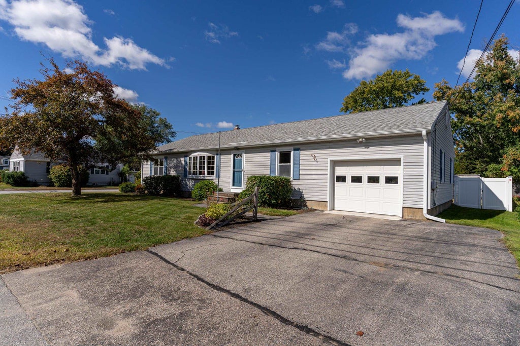 Photo of 131 Maple Street, Somersworth, NH 03878 (MLS # 5111394)