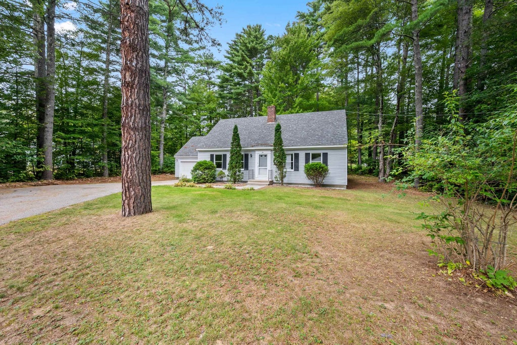 Photo of 24 Fairview Avenue, Conway, NH 03818 (MLS # 5111300)