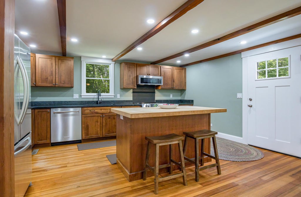 Photo of 34 Brooks Road, Barrington, NH 03825 (MLS # 5090260)