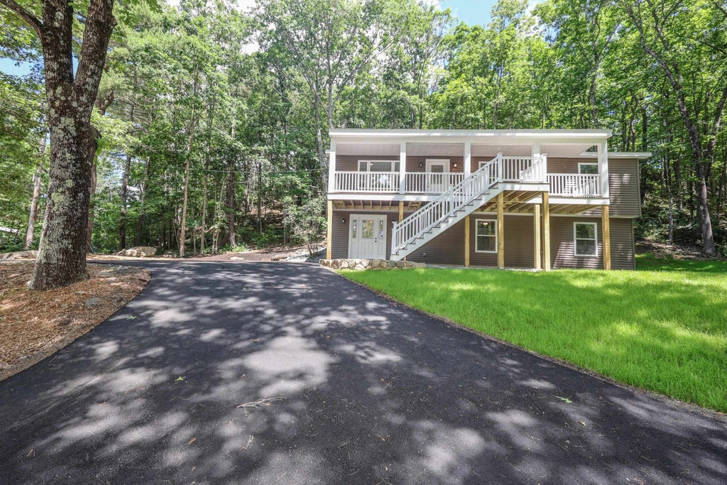 Photo of 50 GREAT HILL Road, Newmarket, NH 03857 (MLS # 5108803)