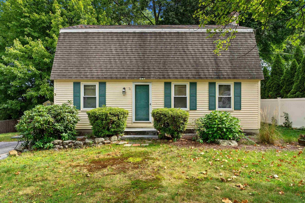Photo of 3 Betty Lane, Manchester, NH 03104 (MLS # 5110289)