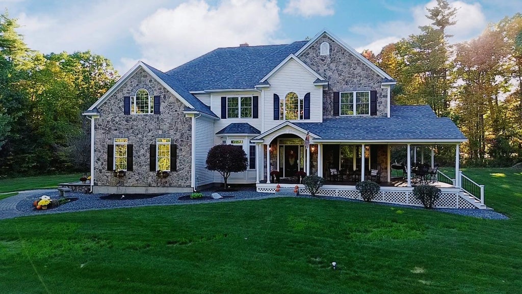 Photo of 311 Academy Road, Pembroke, NH 03275 (MLS # 5112902)