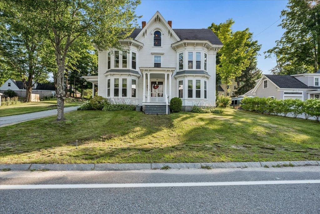 Photo of 169 Main Street, Francestown, NH 03043 (MLS # 5099970)
