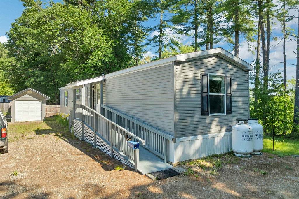 Photo of 5 Maple Drive, Plymouth, NH 03264 (MLS # 5094606)